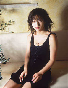 《野花社区视频在线-和女儿同居的日子》