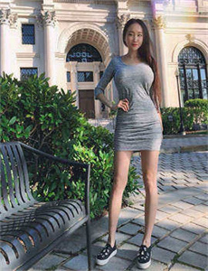 《美丽的姑娘观看在线播放-MISS女教师》