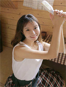 《美女露全乳视频短片-波多野结衣AV全免费观》