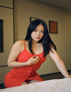 《流浪地球2时长-美女被男人撕衣舔胸》